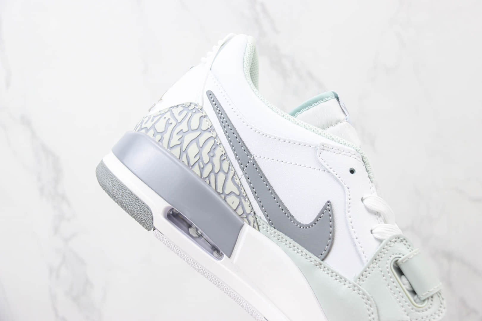 乔丹Air Jordan Legacy 312 Low纯原版本低帮AJ312白灰色三合一魔术贴篮球鞋 莆田AJ货源 货号:PV8115-101