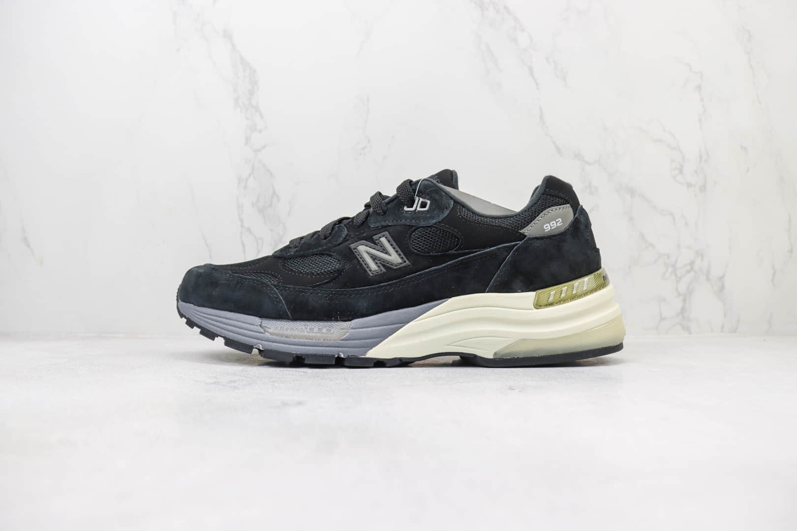 新百伦New Balance 992纯原版本NB992复古麂皮跑鞋 莆田新百伦货源 货号:M992BL