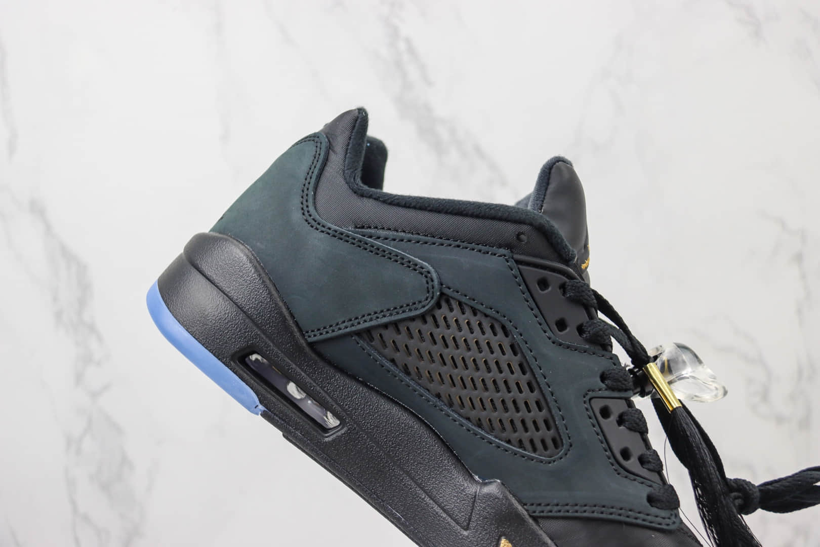 乔丹Air Jordan 5 Low纯原版本低帮AJ5黑金篮球鞋 莆田AJ货源 货号：DJ1094-001