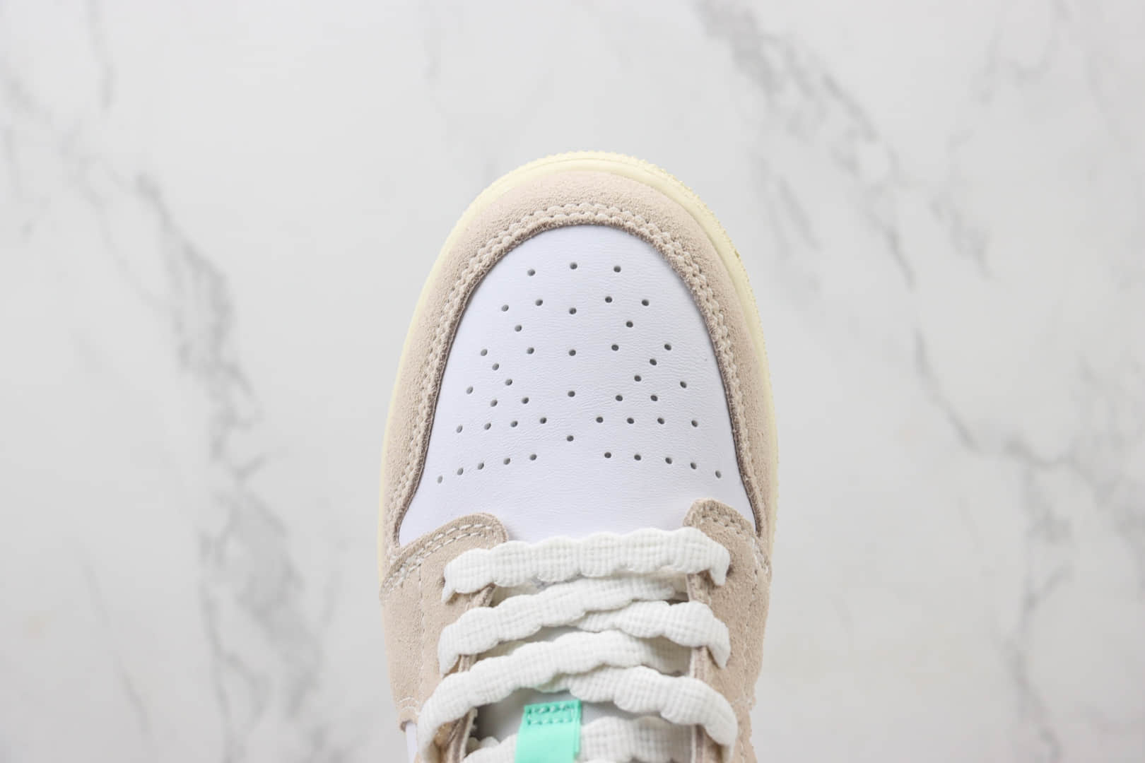 乔丹Air Jordan 1 Low纯原版本低帮AJ1米粉白板鞋 莆田AJ货源 货号：DZ5356-800