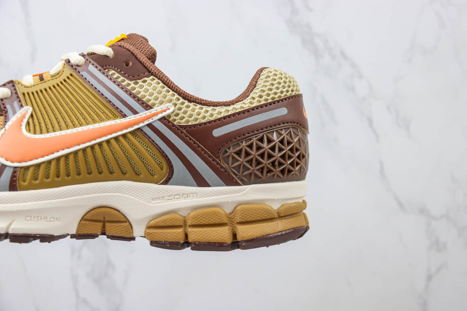 耐克Nike Zoom Vomero 5纯原版本佛莫罗5代棕黄色复古慢跑鞋 莆田耐克货源 货号:FB9149-700