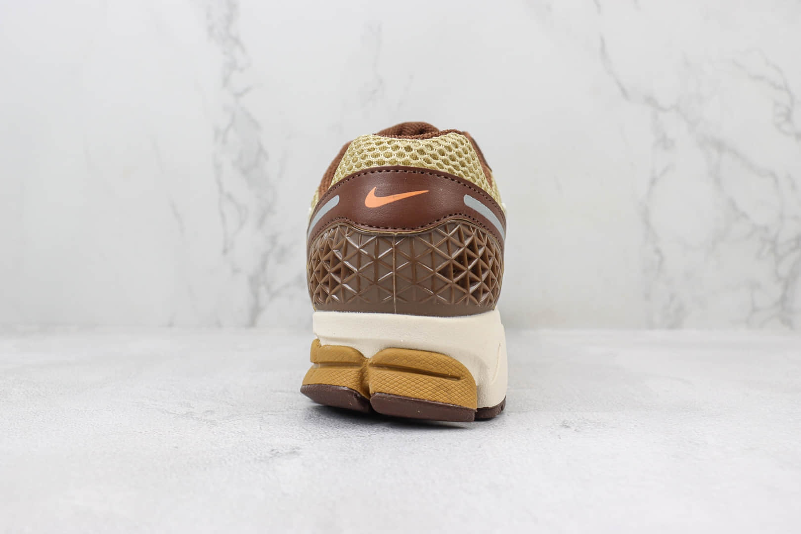 耐克Nike Zoom Vomero 5纯原版本佛莫罗5代棕黄色复古慢跑鞋 莆田耐克货源 货号:FB9149-700