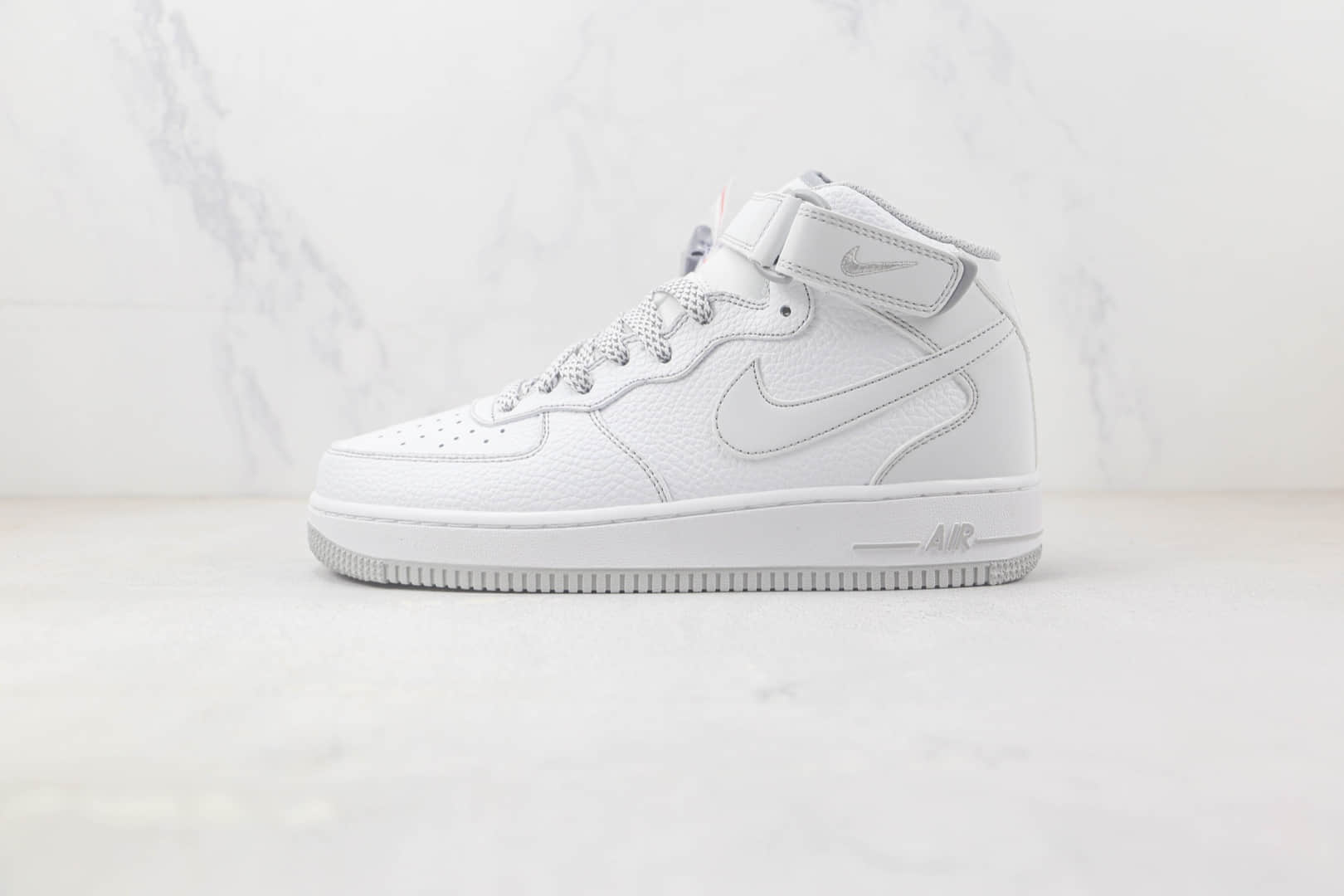 耐克Nike Air Force 1 '07 Mid纯原版本空军一号中帮AF1白银板鞋 莆田耐克工厂 货号:MK0619-211
