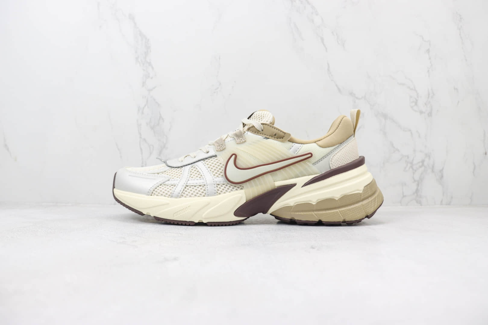耐克Nike V2K Runtekk纯原版本V2K银卡其复古老爹鞋跑步鞋 莆田耐克货源 货号:FD0736-103