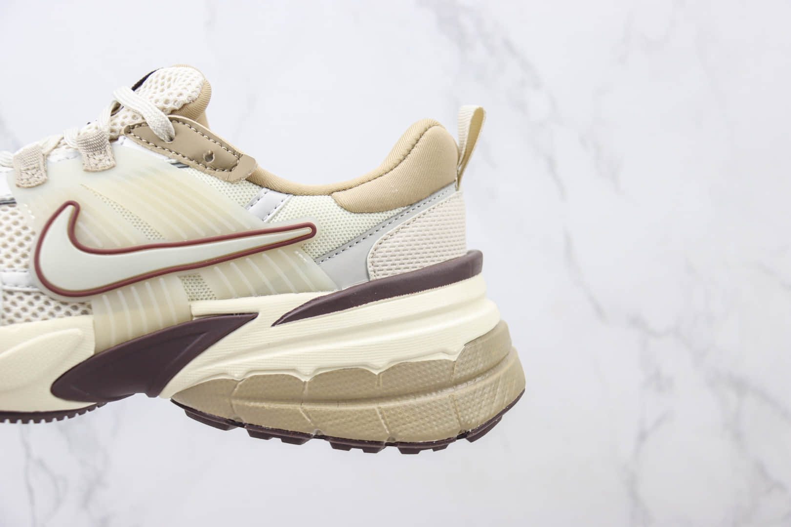 耐克Nike V2K Runtekk纯原版本V2K银卡其复古老爹鞋跑步鞋 莆田耐克货源 货号:FD0736-103