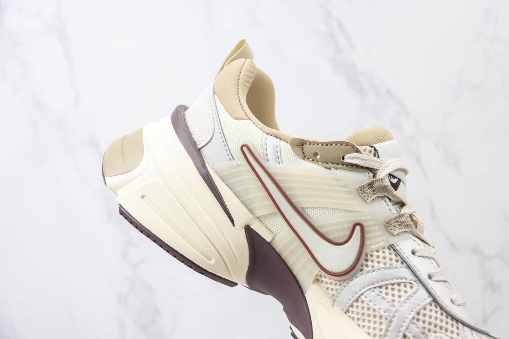 耐克Nike V2K Runtekk纯原版本V2K银卡其复古老爹鞋跑步鞋 莆田耐克货源 货号:FD0736-103