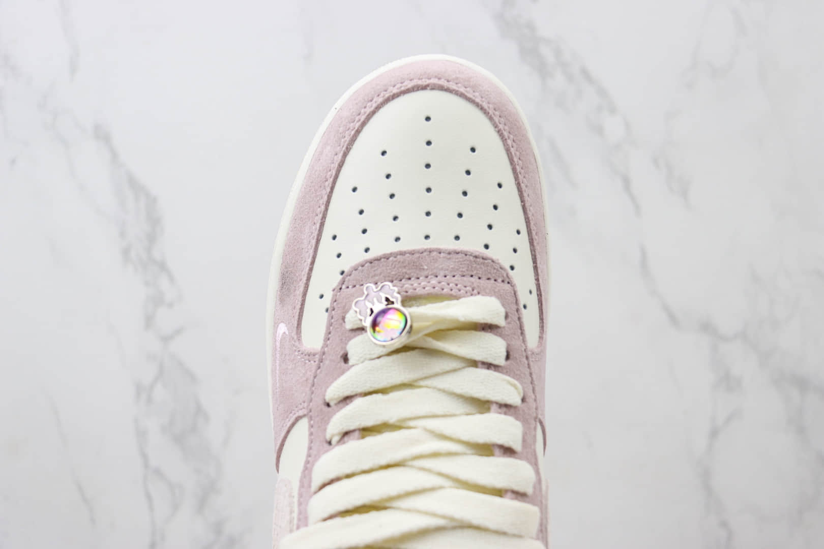 耐克Nike Air Force 1 Low纯原版本空军一号低帮AF1白粉麂皮板鞋 莆田耐克批发 货号:FZ5066-111