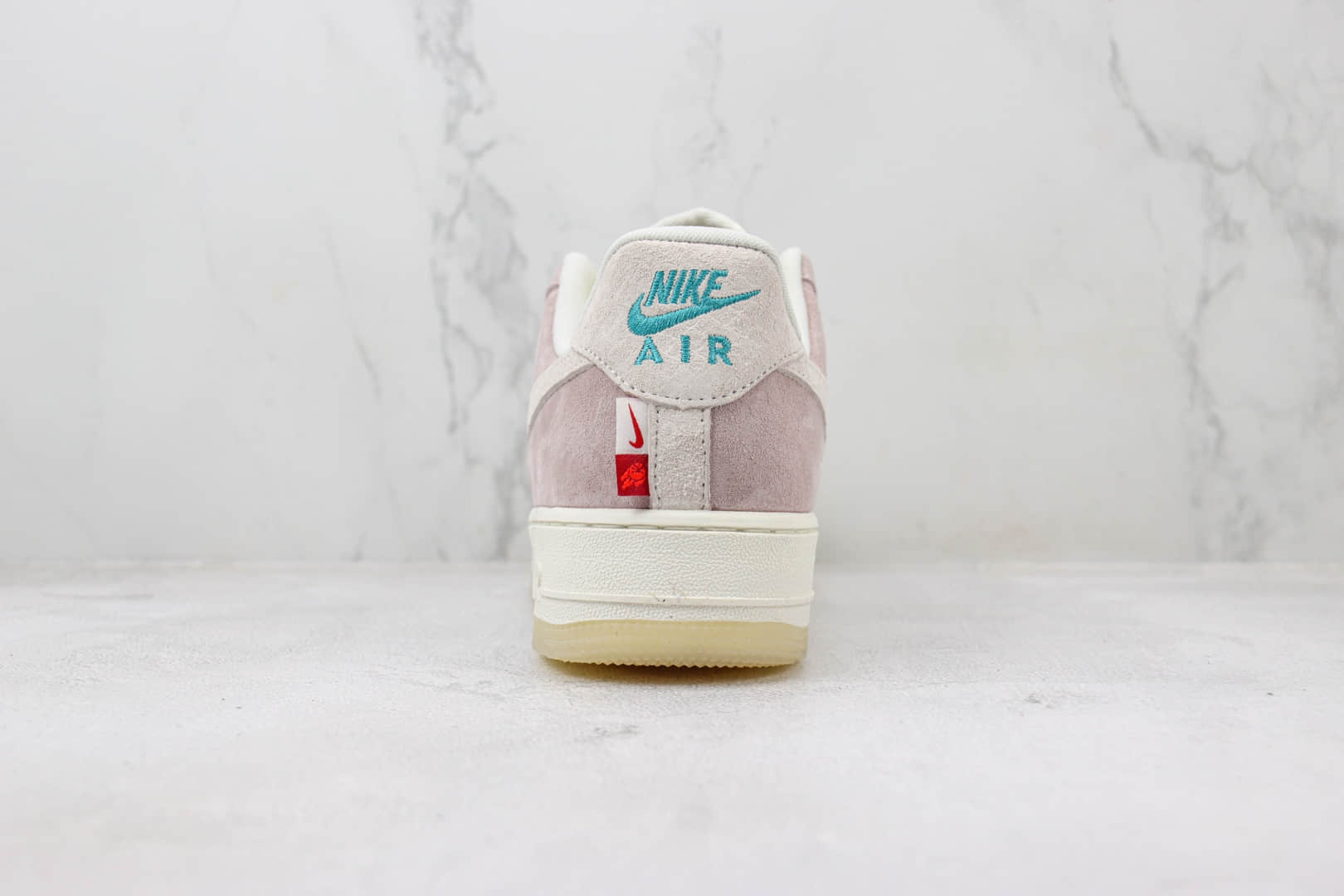 耐克Nike Air Force 1 Low纯原版本空军一号低帮AF1白粉麂皮板鞋 莆田耐克批发 货号:FZ5066-111