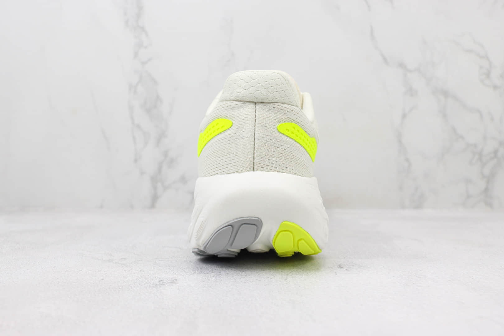 新百伦New Balance Fresh Foam 1080纯原版本NB1080米黄色透气跑鞋 莆田新百伦货源 货号:M1080F13