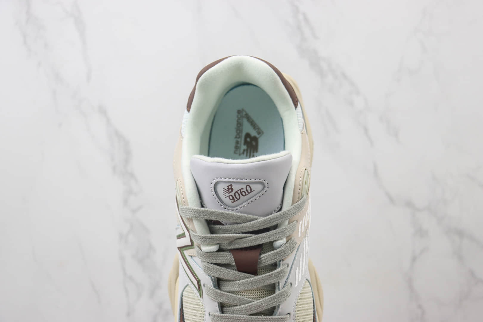 新百伦New Balance 9060纯原版本NB9060米白棕复古跑鞋 莆田新百伦货源 货号：U9060FNA