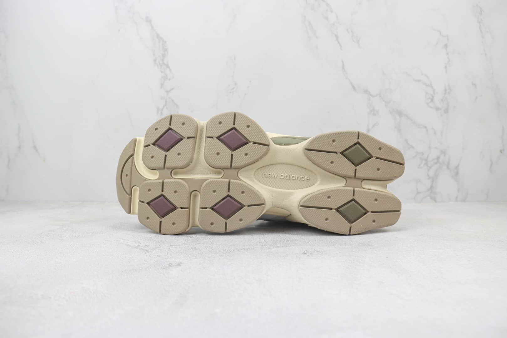 新百伦New Balance 9060纯原版本NB9060米白棕复古跑鞋 莆田新百伦货源 货号：U9060FNA