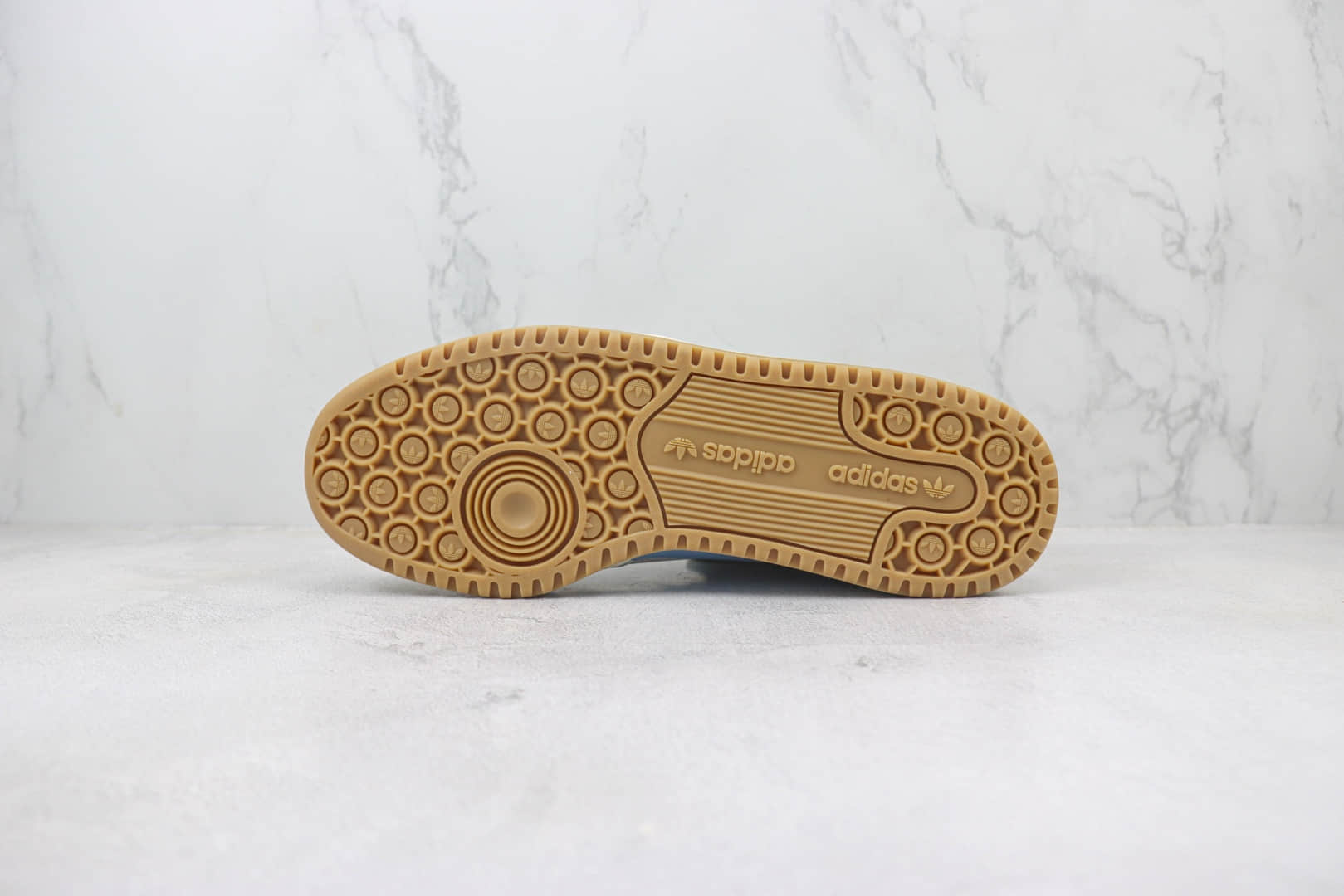 阿迪达斯adidas Original Forum 84 Low OG纯原版本三叶草白蓝色复古板鞋 莆田阿迪达斯货源 货号:IE7420