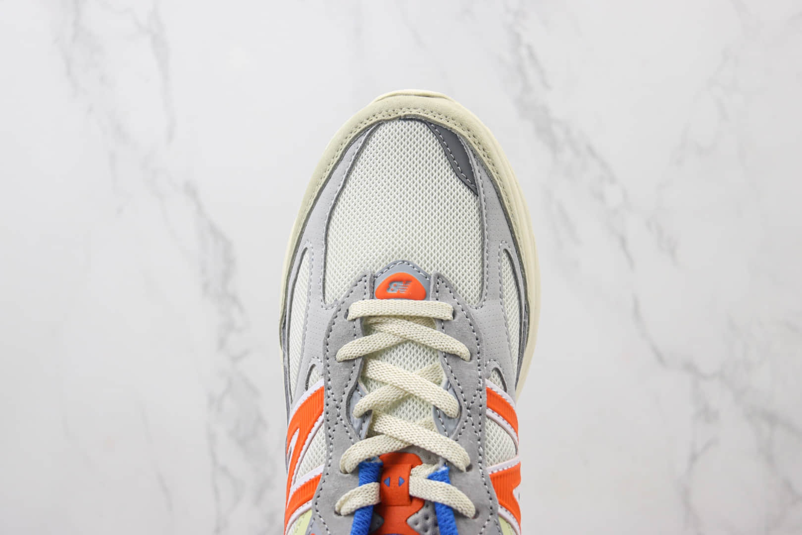 新百伦Kith X Madison Square Garden x New Balance 990V6纯原版本NB990V6尼克斯米灰蓝橙复古跑鞋 莆田新百伦货源 货号:U990KN6