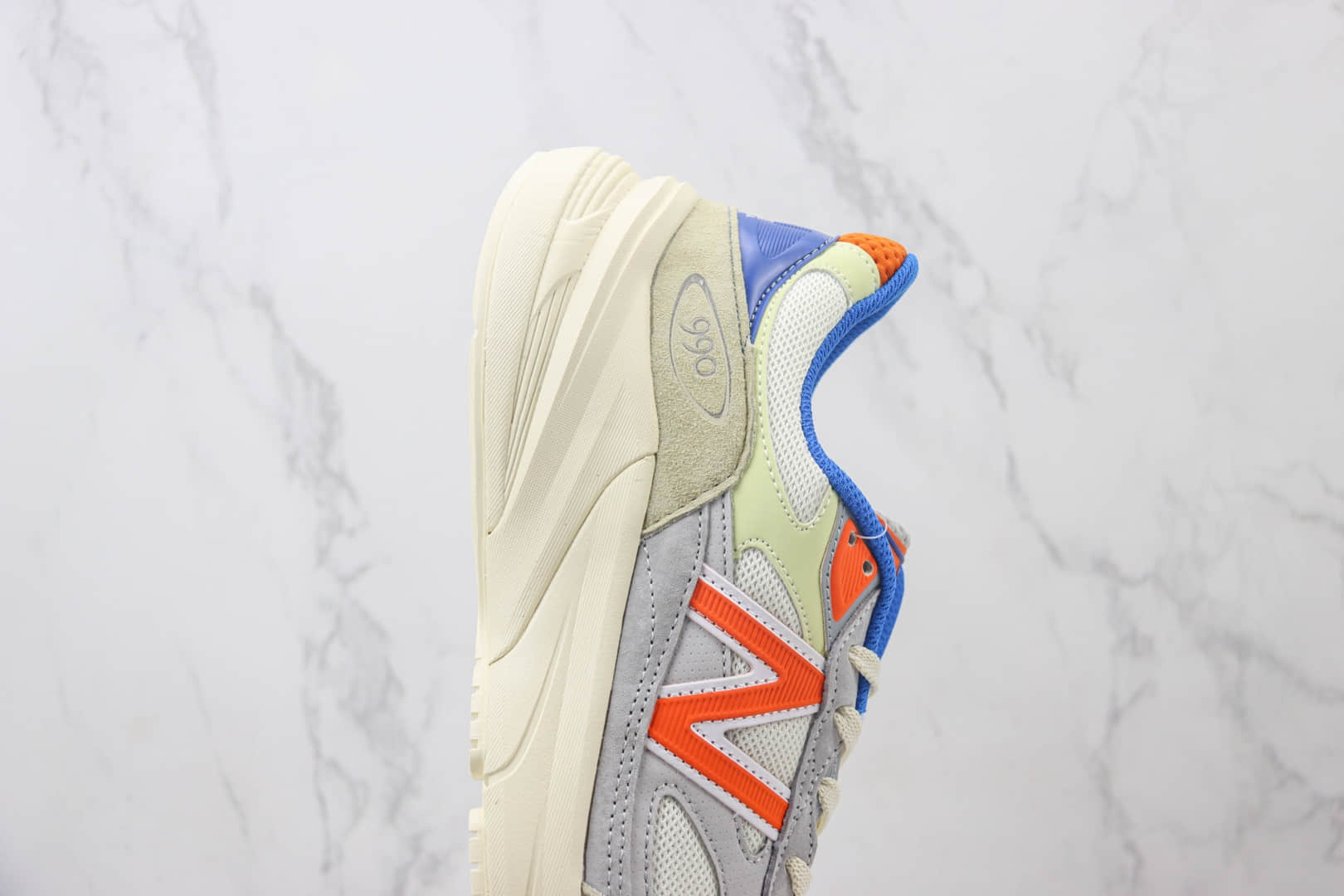 新百伦Kith X Madison Square Garden x New Balance 990V6纯原版本NB990V6尼克斯米灰蓝橙复古跑鞋 莆田新百伦货源 货号:U990KN6