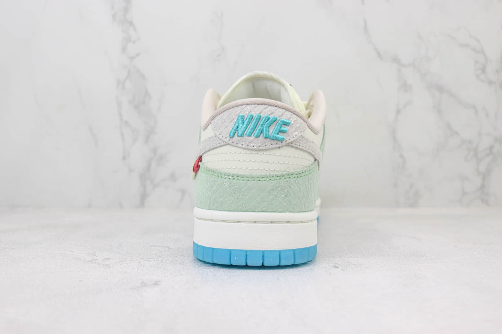 耐克Nike SB Dunk Low纯原版本低帮SB Dunk龙年限定青龙板鞋 莆田天花板Dunk 货号：FZ5065-111