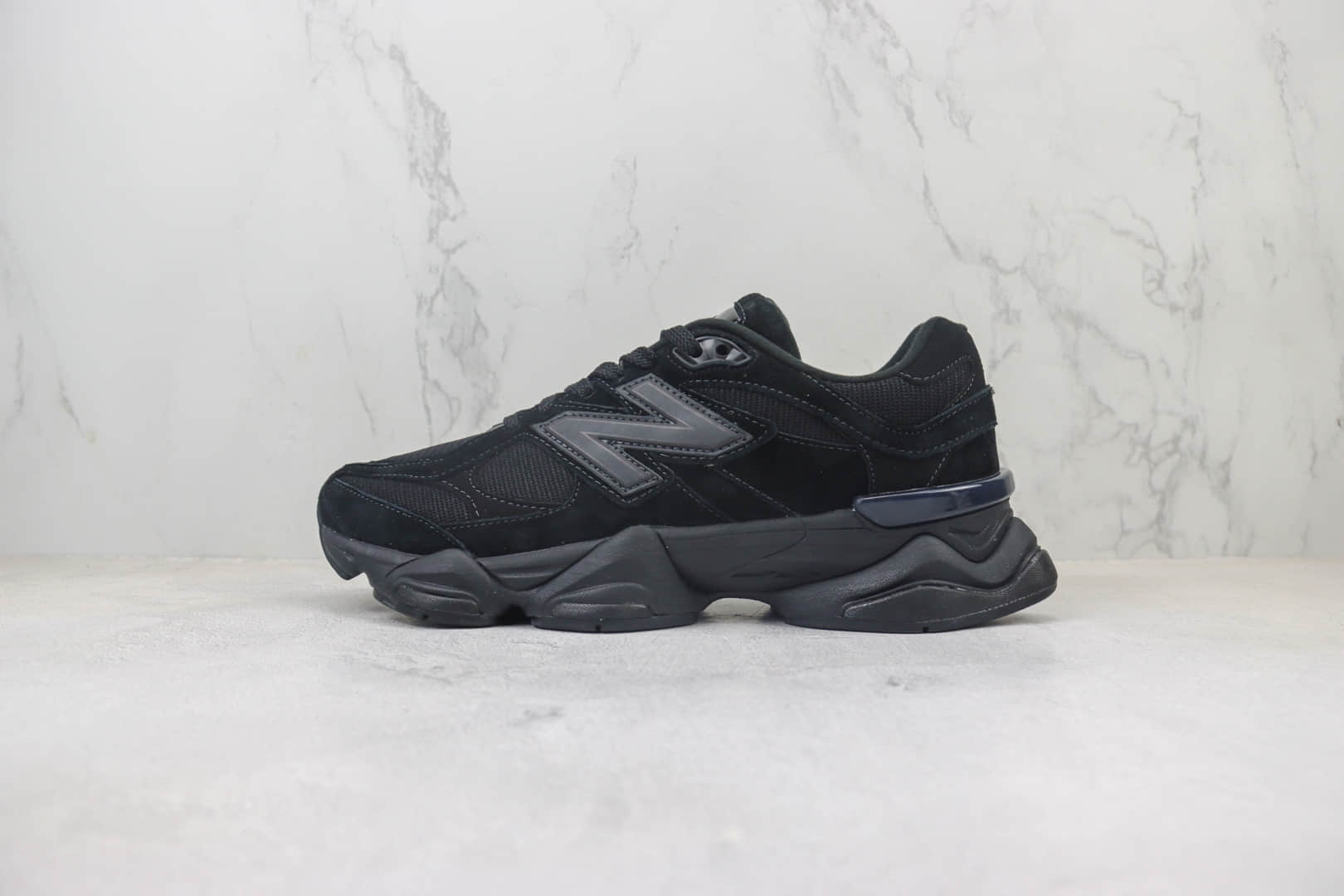 新百伦New Balance 9060纯原版本NB9060黑色复古慢跑鞋 莆田新百伦货源 货号:U9060BPM