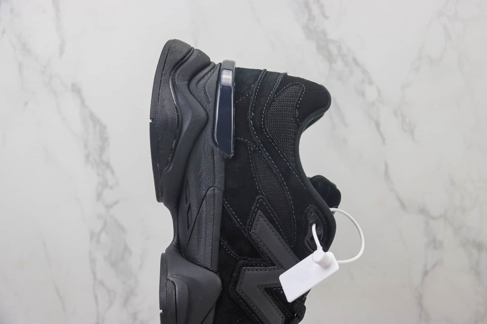 新百伦New Balance 9060纯原版本NB9060黑色复古慢跑鞋 莆田新百伦货源 货号:U9060BPM