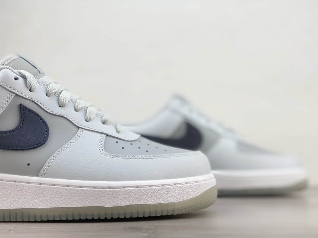 耐克Nike Air Force 1'07 Low纯原版本空军一号低帮AF1浅烟灰深灰勾板鞋 莆田耐克工厂 货号:FJ4170-001