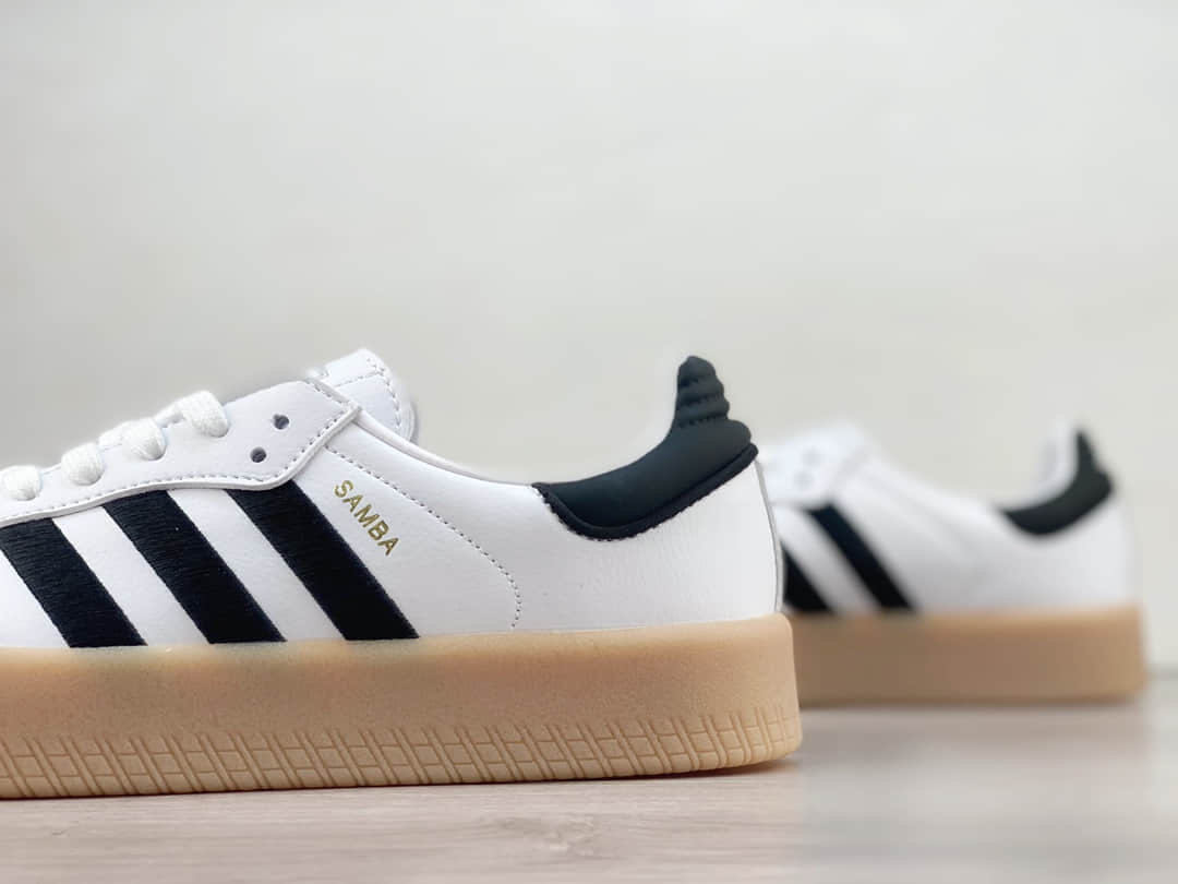 阿迪达斯adidas Samba Vegan OG纯原版本三叶草白黑生胶桑巴德训鞋 莆田阿迪达斯货源 货号:IG5744