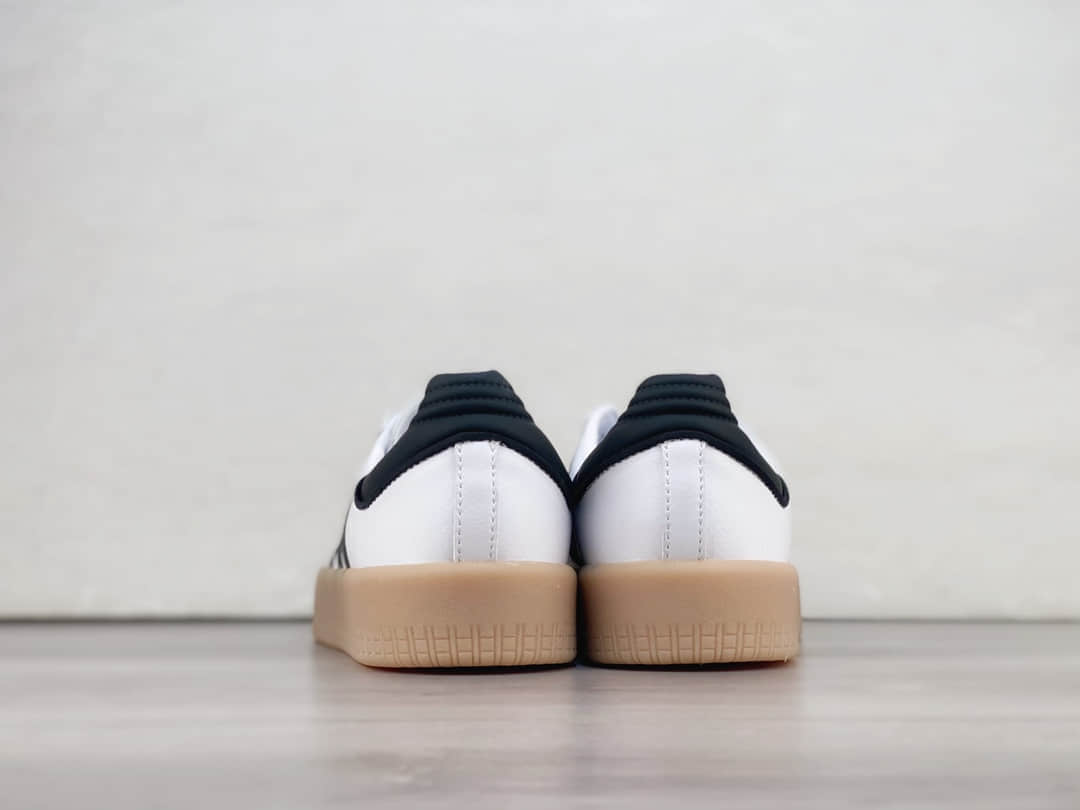 阿迪达斯adidas Samba Vegan OG纯原版本三叶草白黑生胶桑巴德训鞋 莆田阿迪达斯货源 货号:IG5744