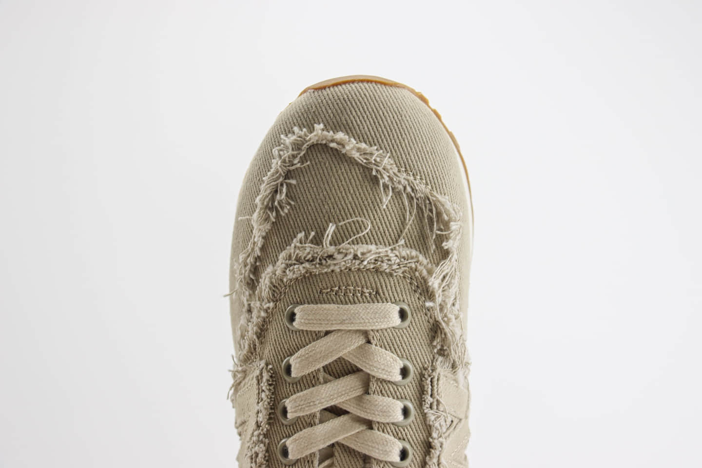 新百伦MiuMiu x New Balance 574纯原版本缪缪联名NB574卡其色磨毛丹宁运动鞋 莆田新百伦工厂