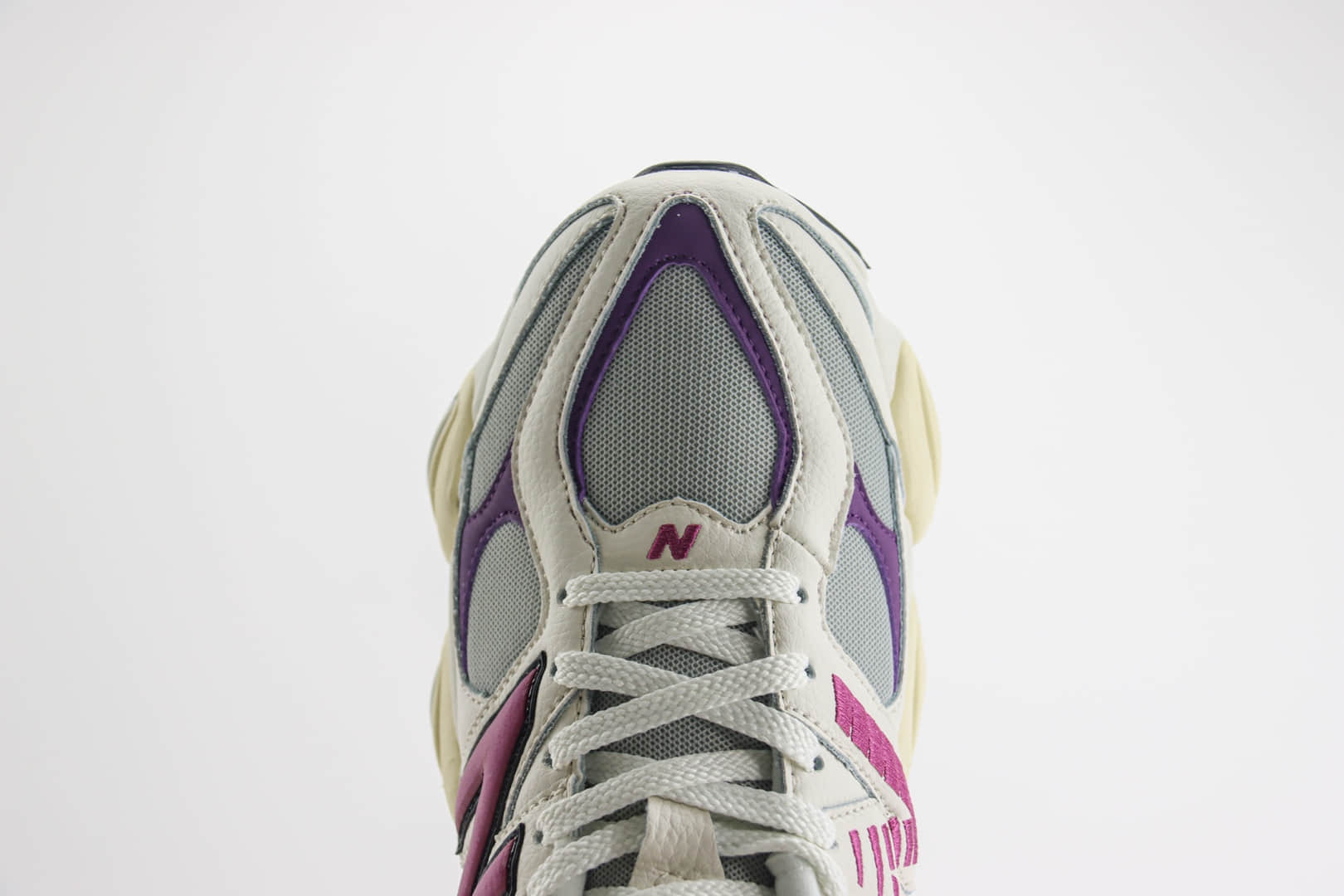 新百伦New Balance 9060纯原版本NB9060白紫复古运动慢跑鞋 莆田新百伦货源 货号:U9060ESC