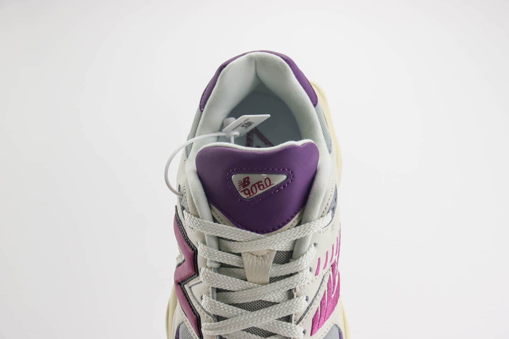 新百伦New Balance 9060纯原版本NB9060白紫复古运动慢跑鞋 莆田新百伦货源 货号:U9060ESC