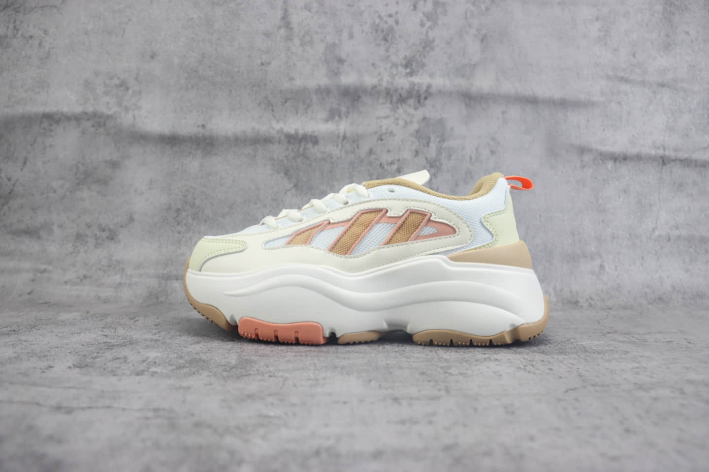 阿迪达斯adidas originals Ozgaia3.0纯原版本三叶草米粉色老爹鞋 莆田阿迪达斯货源 货号:JI4283