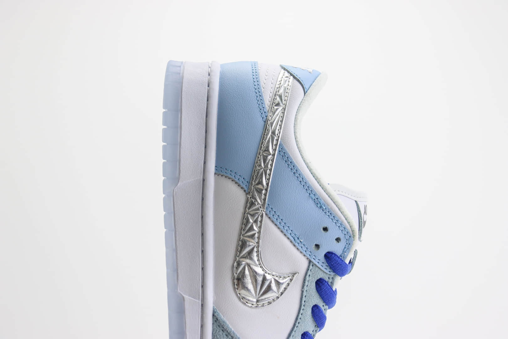 耐克Nike SB Dunk Low纯原版本低帮SB Dunk白蓝液态银勾板鞋 莆田耐克代理 货号:FD2562-300