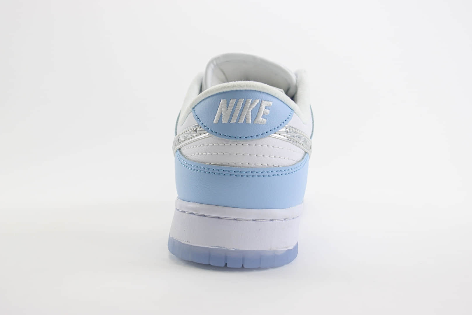 耐克Nike SB Dunk Low纯原版本低帮SB Dunk白蓝液态银勾板鞋 莆田耐克代理 货号:FD2562-300