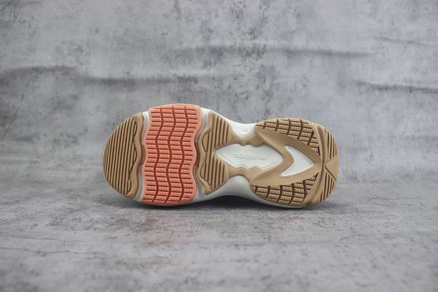 阿迪达斯adidas originals Ozgaia3.0纯原版本三叶草米粉色老爹鞋 莆田阿迪达斯货源 货号:JI4283