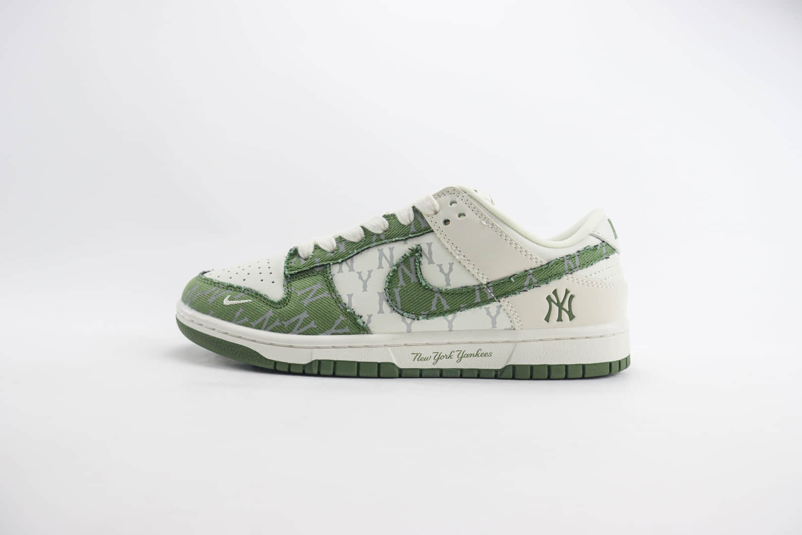 耐克MLB x Nike SB Dunk Low纯原版本低帮SB Dunk米白绿MLB联名板鞋 莆田耐克代理 货号:DQ1098-345