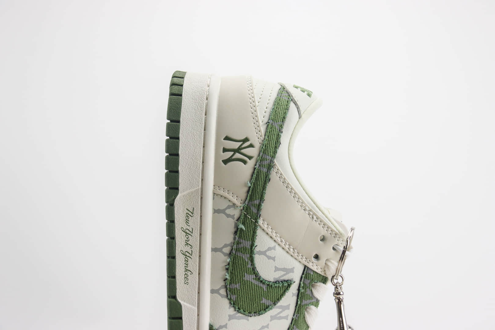 耐克MLB x Nike SB Dunk Low纯原版本低帮SB Dunk米白绿MLB联名板鞋 莆田耐克代理 货号:DQ1098-345