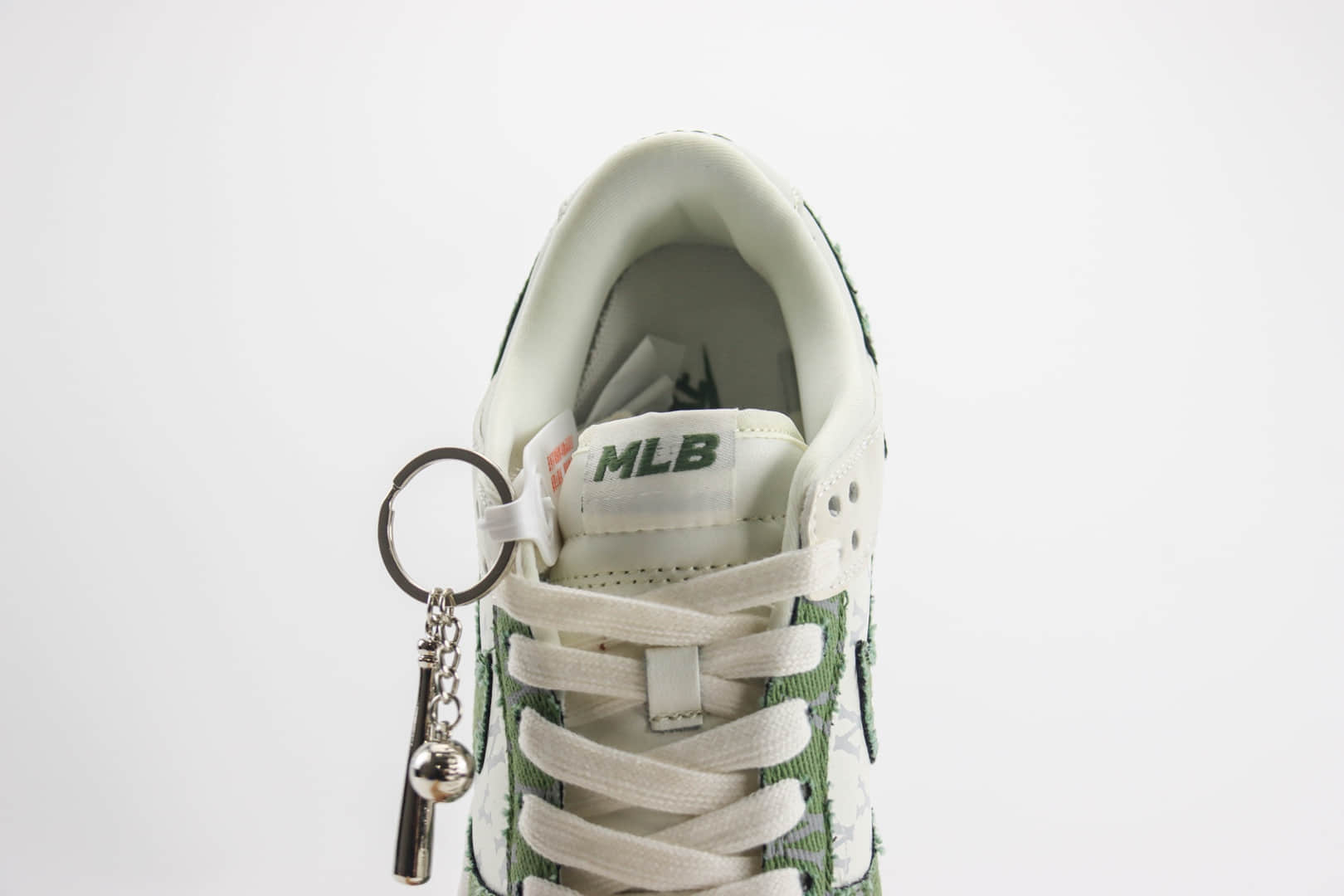 耐克MLB x Nike SB Dunk Low纯原版本低帮SB Dunk米白绿MLB联名板鞋 莆田耐克代理 货号:DQ1098-345