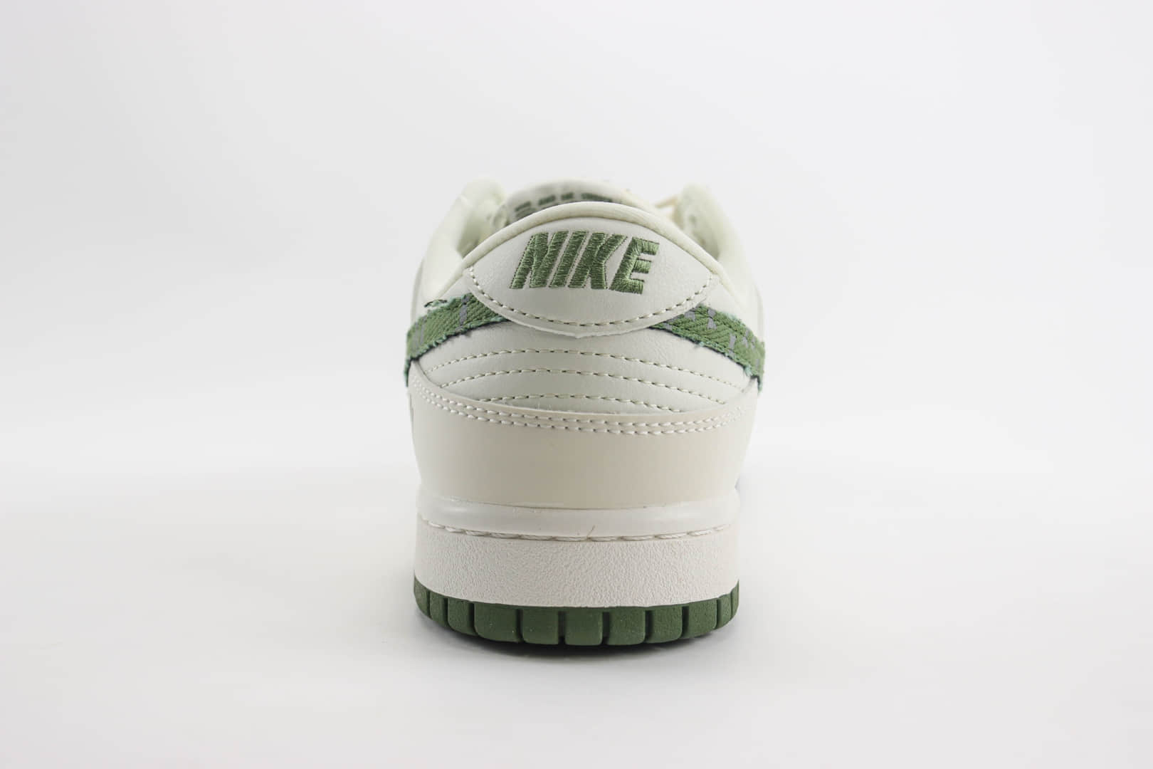 耐克MLB x Nike SB Dunk Low纯原版本低帮SB Dunk米白绿MLB联名板鞋 莆田耐克代理 货号:DQ1098-345