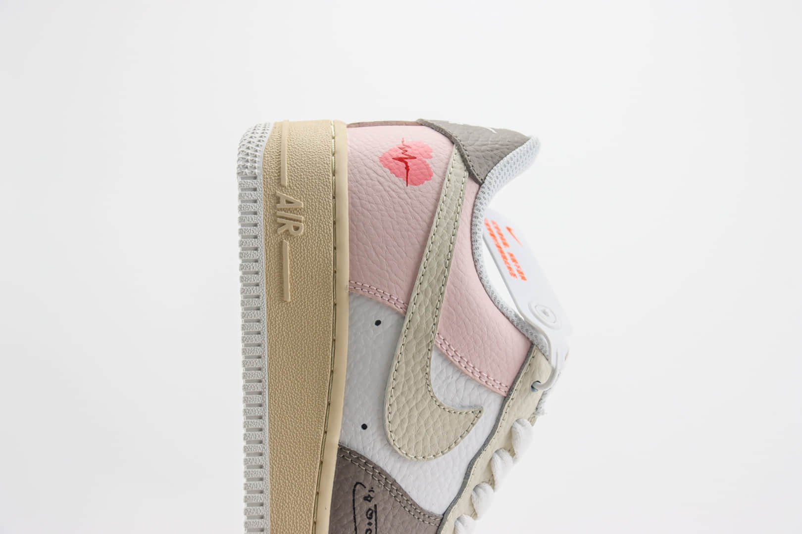 耐克Nike Air Force 1 Low纯原版本空军一号AF1情人节限定灰白粉爱心板鞋 莆田耐克工厂 货号：TY0301-222