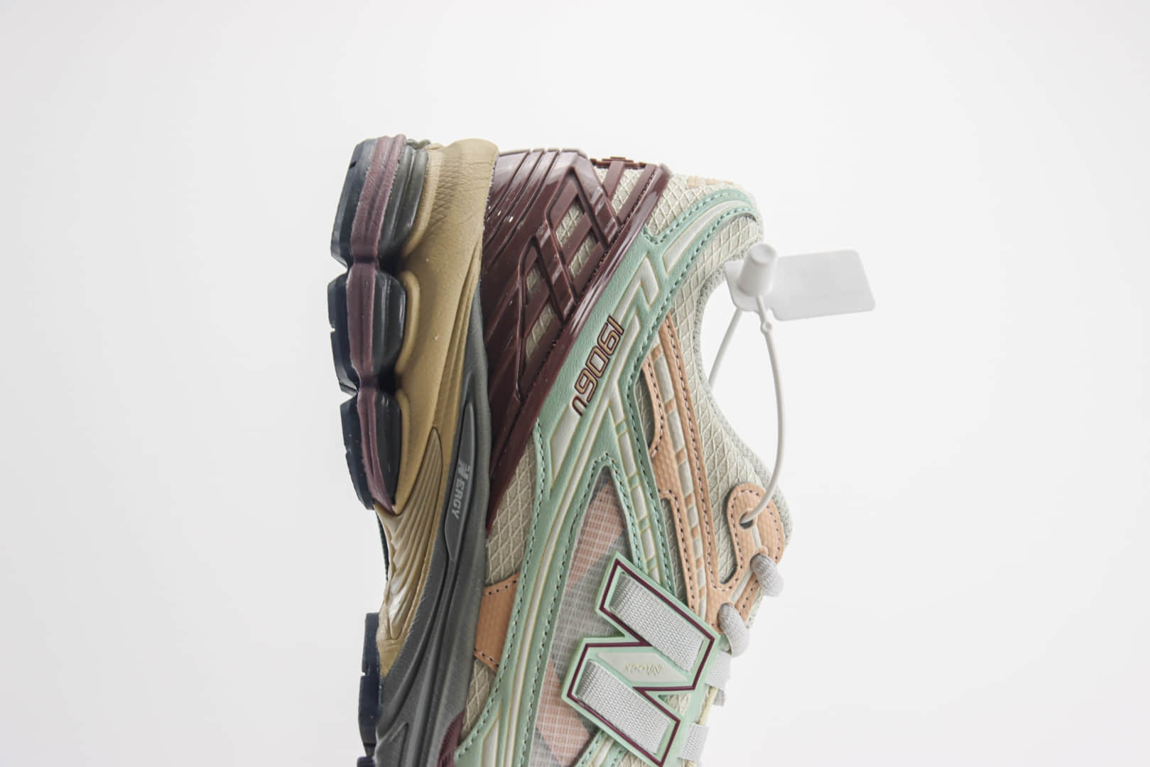 新百伦New Balance 1906纯原版本NB1906米绿色复古跑鞋 莆田新百伦货源 货号：M1906ND