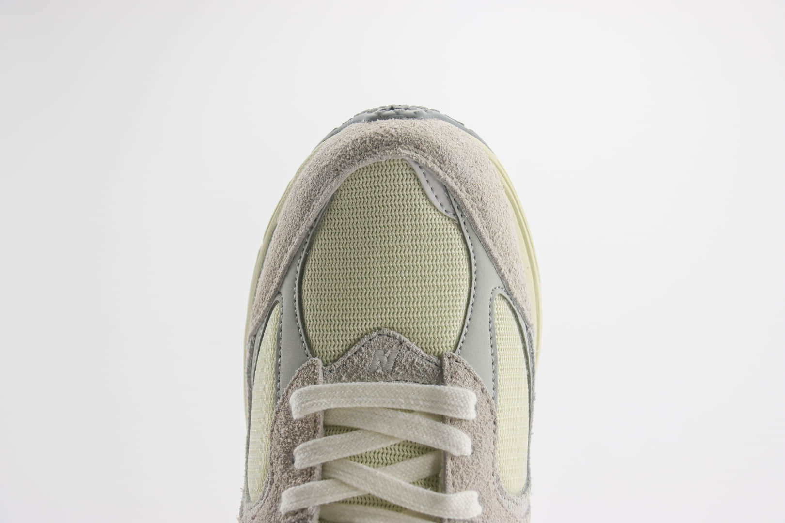 新百伦New Balance 2002R纯原版本NB2002R浅米灰复古跑鞋 莆田新百伦货源 货号：M2002REK