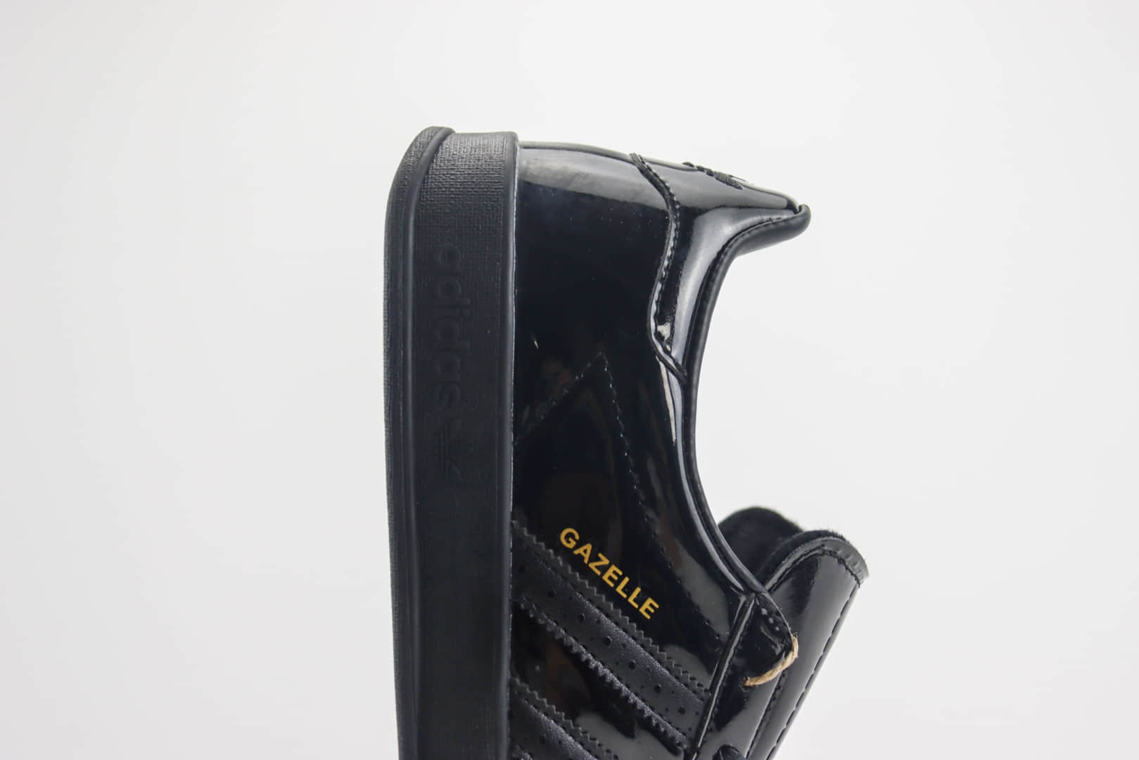 阿迪达斯adidas Originals Gazelle纯原版本黑色漆皮布洛克板鞋 莆田阿迪达斯批发 货号：IG1891