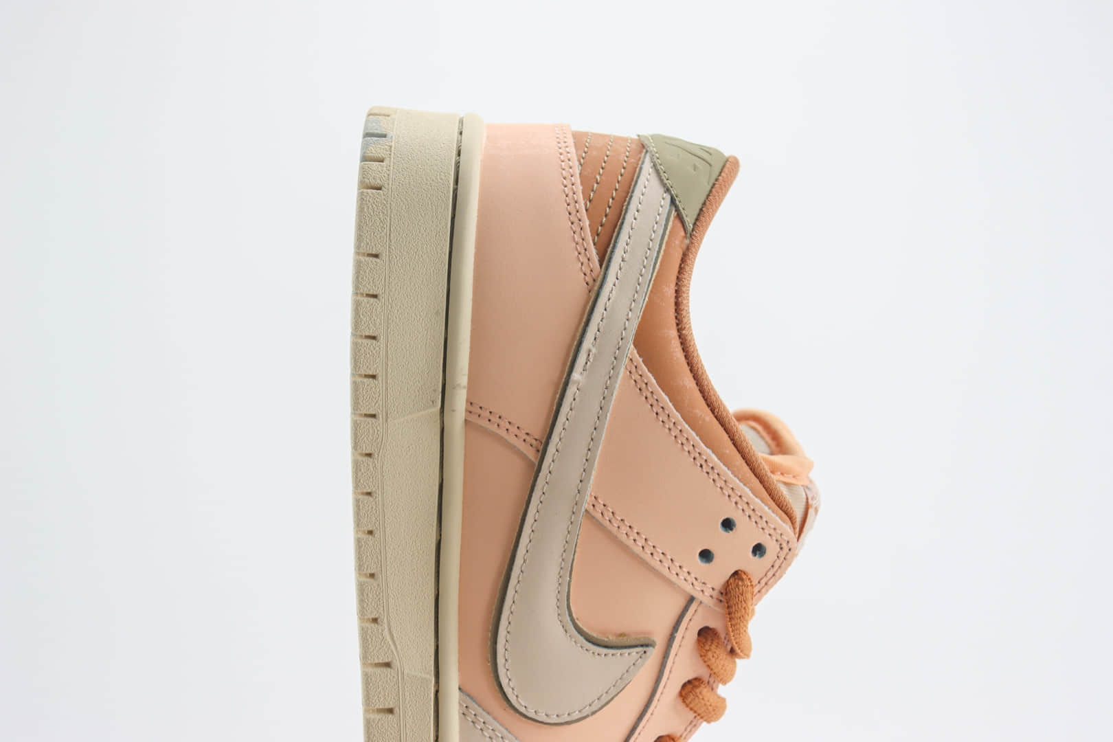 耐克Nike SB Dunk Low纯原版本低帮SB Dunk粉橙渐变板鞋 莆田耐克货源 货号:FV5926-200