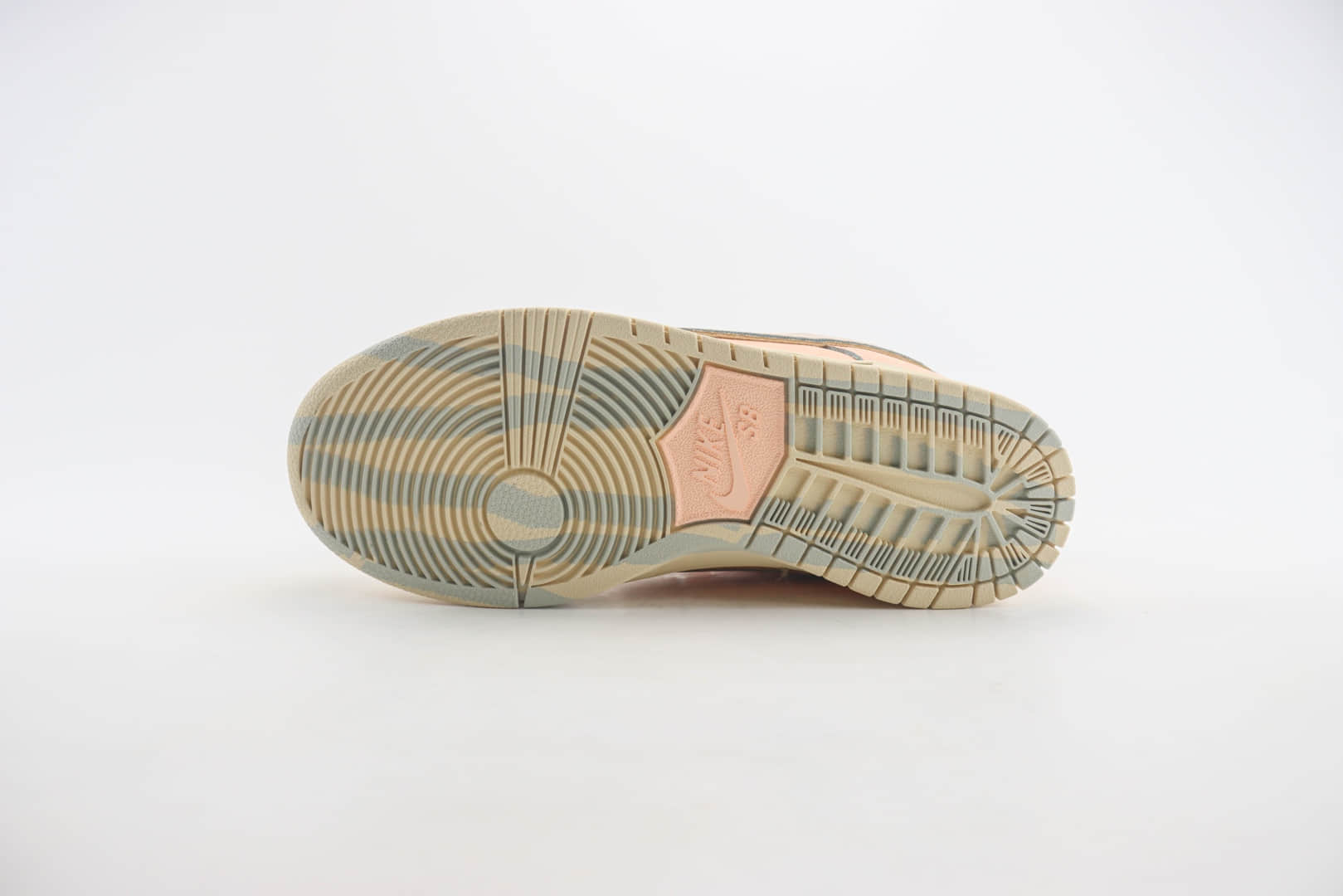 耐克Nike SB Dunk Low纯原版本低帮SB Dunk粉橙渐变板鞋 莆田耐克货源 货号:FV5926-200