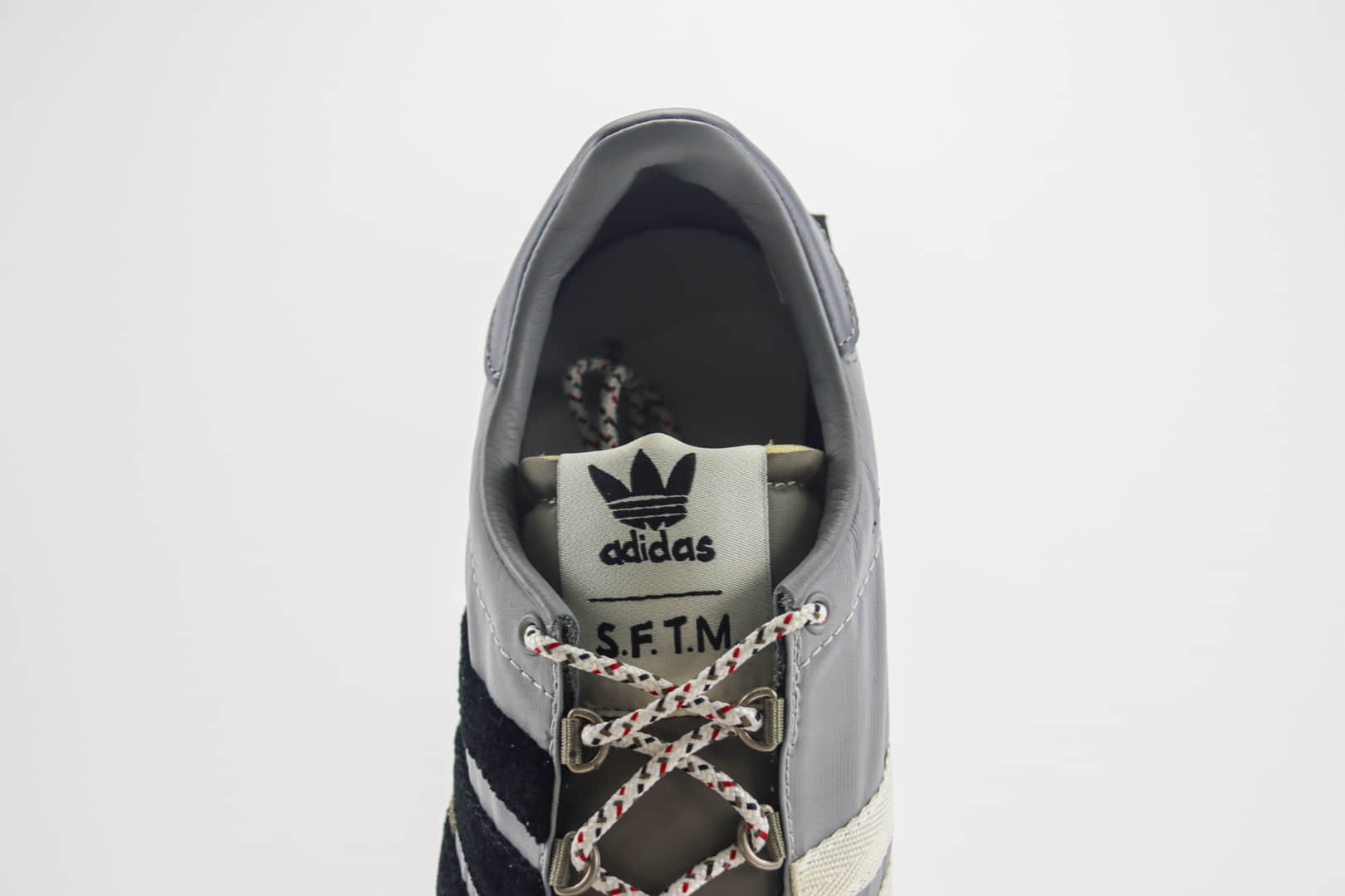 阿迪达斯Song for the Mute x adidas Shadowturf纯原版本SFTM联名三叶草浅蓝灰阿甘慢跑鞋 莆田阿迪达斯工厂 货号：IH7519