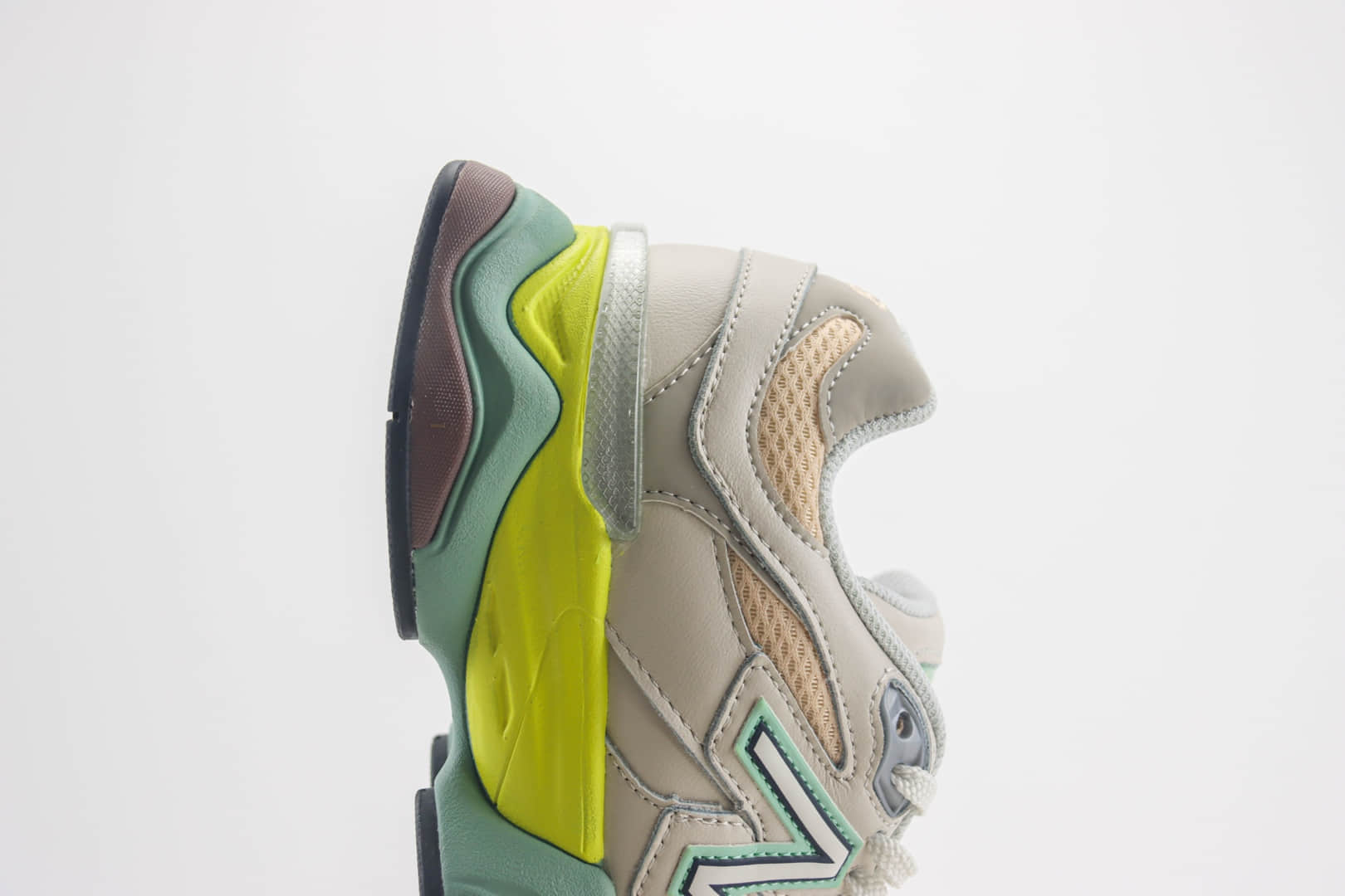新百伦New Balance 9060纯原版本NB9060灰黄绿小象蹄跑鞋 莆田新百伦货源 货号:U9060GCB
