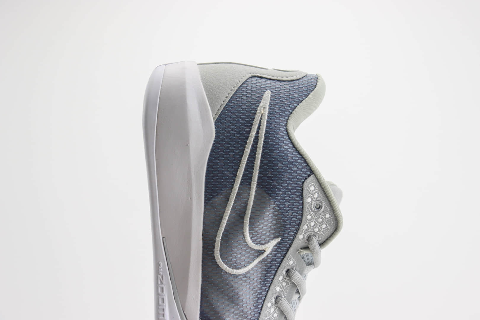 耐克Nike Sabrina 1纯原版本萨布丽娜一代灰白色低帮篮球鞋 莆田复刻鞋货源 货号：FQ3391-010