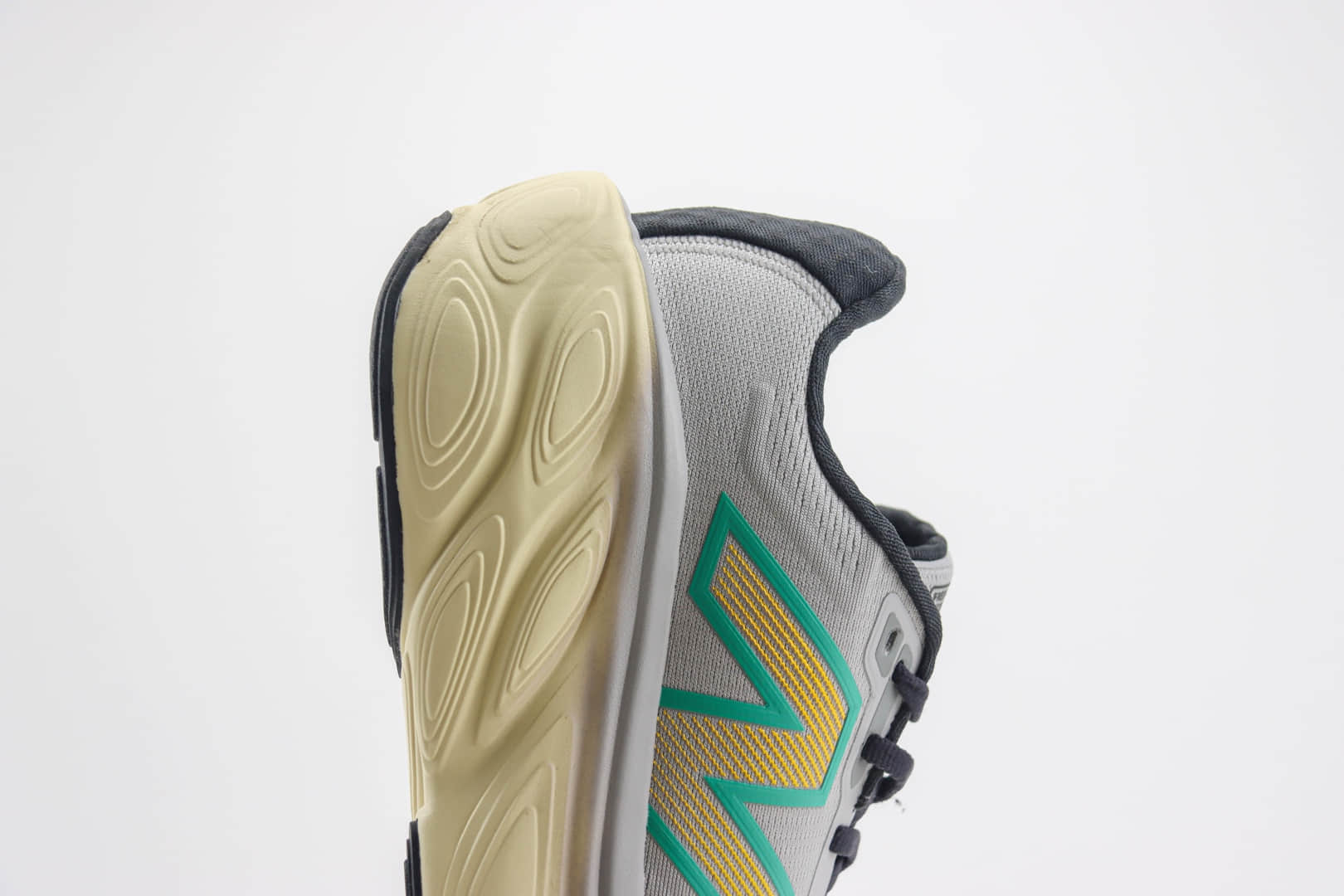 新百伦New Balance Fresh Foam纯原版本灰绿黄超轻量运动鞋 莆田新百伦货源 货号:MMORCG5