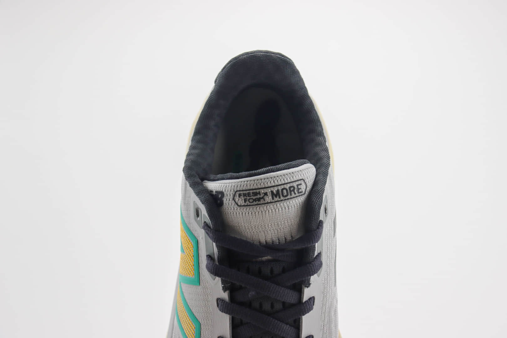 新百伦New Balance Fresh Foam纯原版本灰绿黄超轻量运动鞋 莆田新百伦货源 货号:MMORCG5