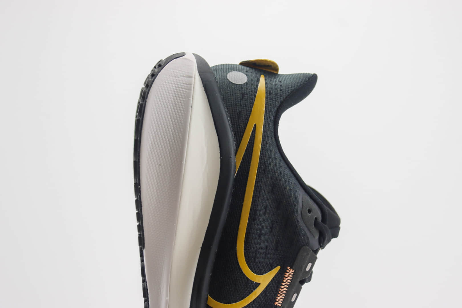 耐克Nike Air Zoom Vomero 17纯原版本黑金色网面减震跑鞋 莆田耐克货源 货号:FB1309-006