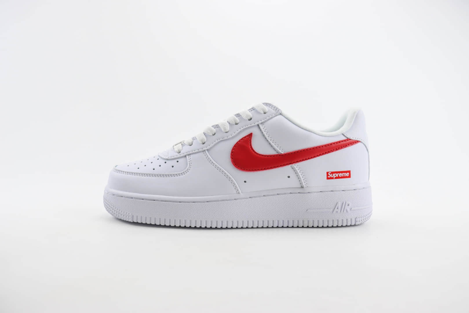 耐克Supreme x Nike Air Force 1纯原版本空军一号Supreme联名白红AF1低帮休闲板鞋 莆田天花板AF1 货号：CU9225-101