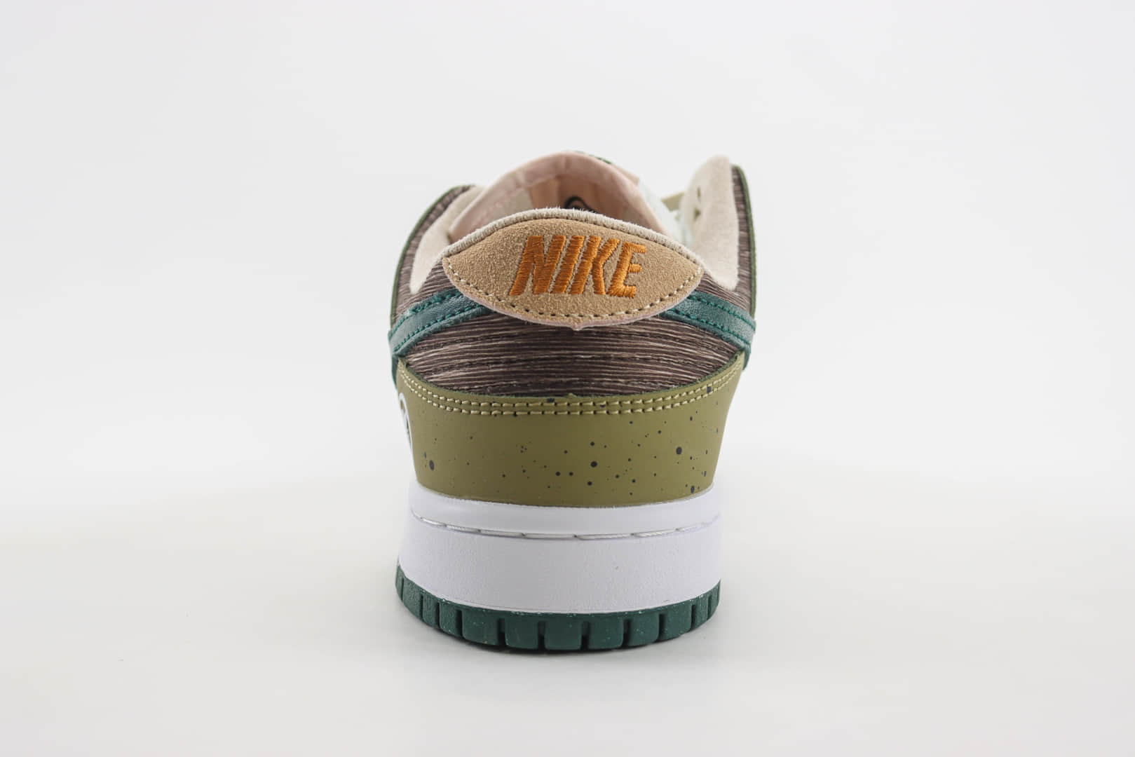 耐克Nike SB Dunk Low纯原版本低帮SB Dunk米绿羽毛滑板板鞋 莆田耐克工厂 货号：HF8022-300