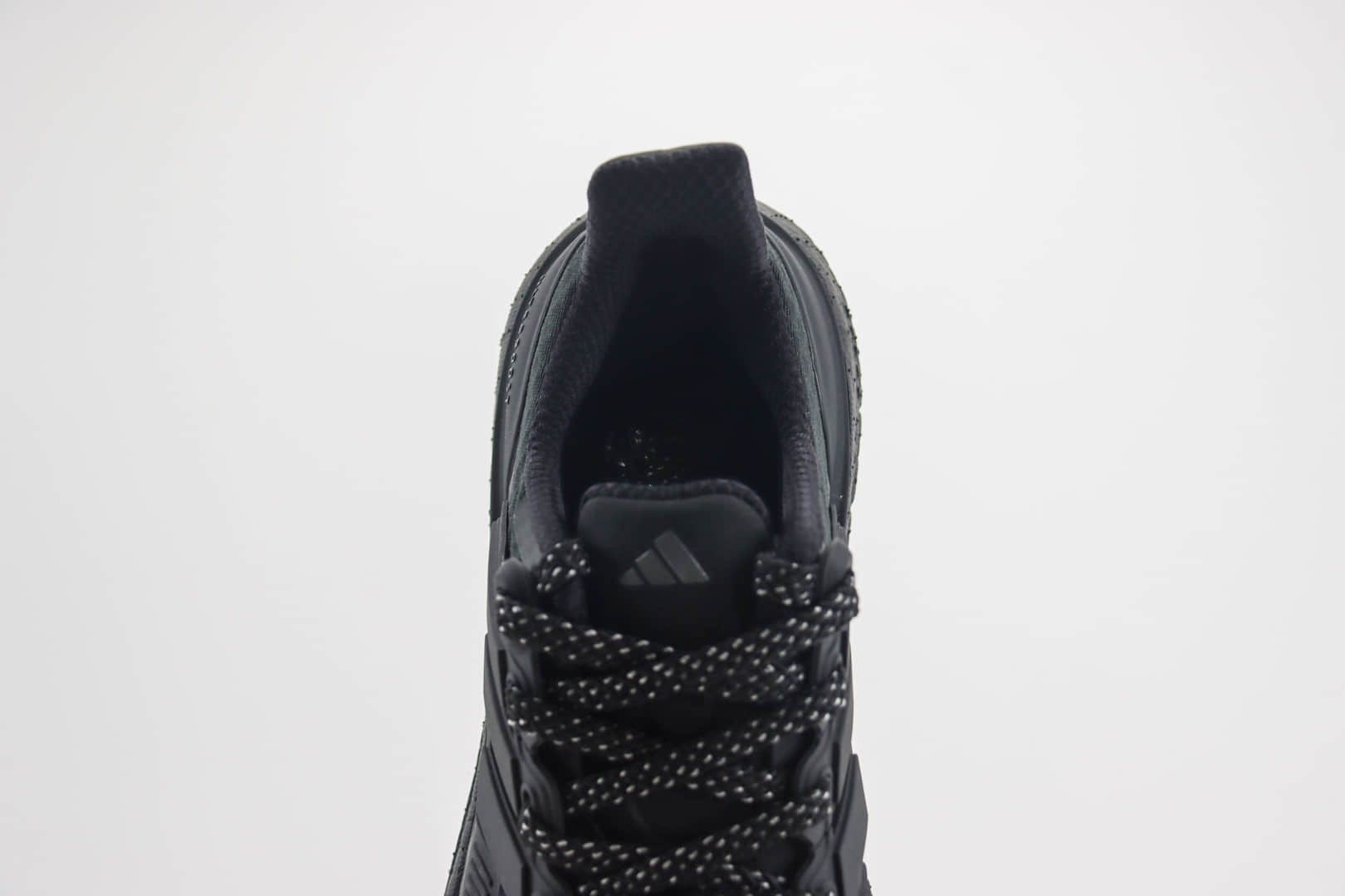 阿迪达斯adidas Ultra Boost Light纯原版本纯黑爆米花跑鞋 莆田阿迪达斯货源 货号：IE1677